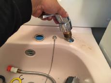 水栓　水漏れ　洗面　交換　香取市